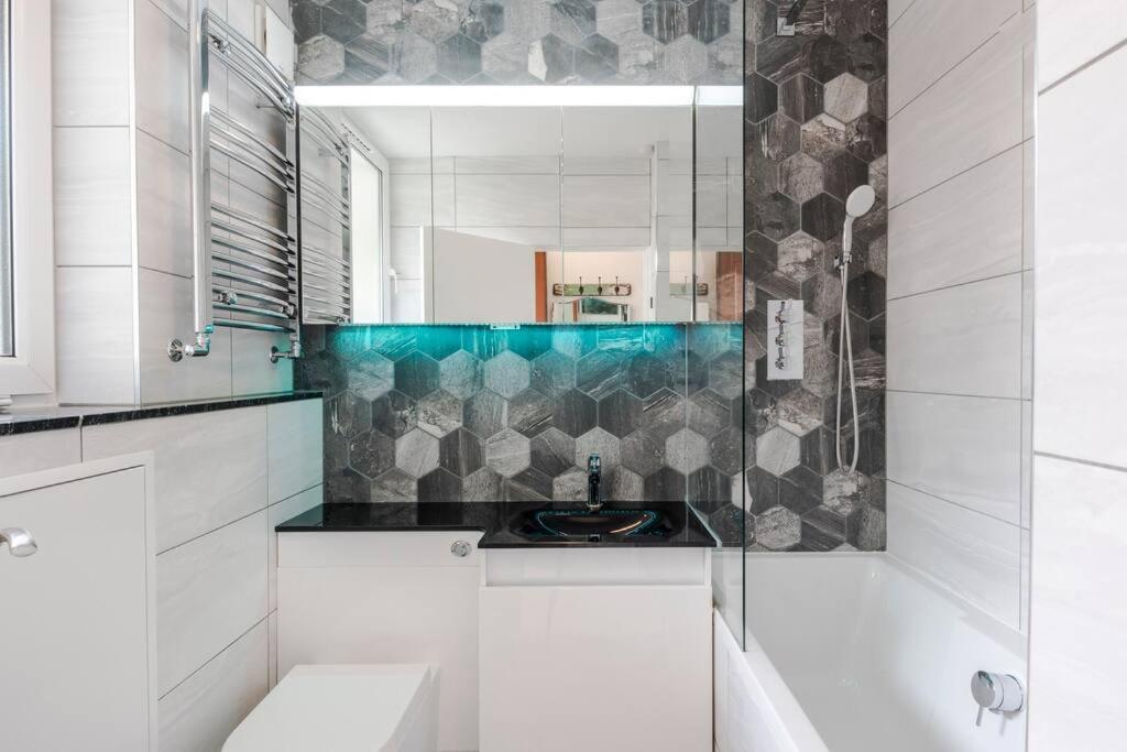 The Clarence, Central London Apartment W/ Wifi Exterior photo
