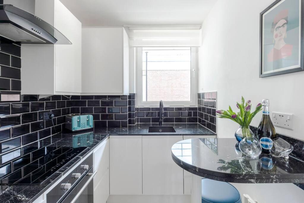 The Clarence, Central London Apartment W/ Wifi Exterior photo